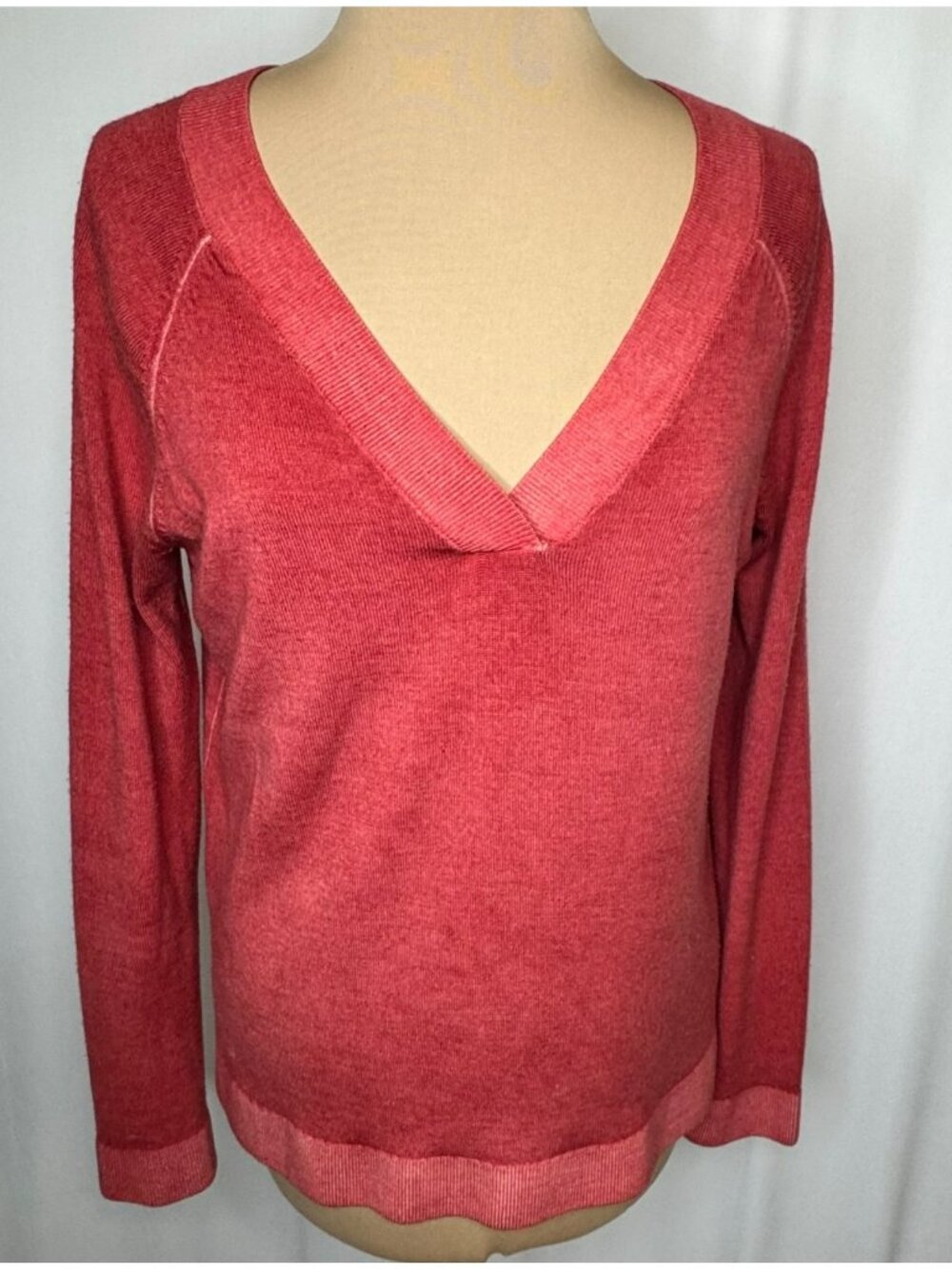 Pendleton Womens Red V-Neck Sweater Small Long Sleeve Soft Knit Lightweight